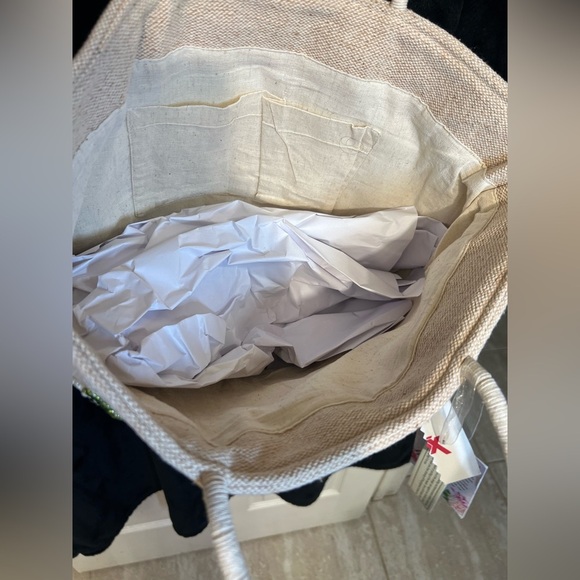 ๐โ๐ฉ Viral Made in India, Handcrafted Beaded Lime Tote- NWT๐โ๐ฉ - Picture 5 of 11